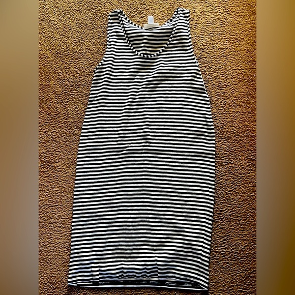 Motherhood Dresses & Skirts - Motherhood maternity midi